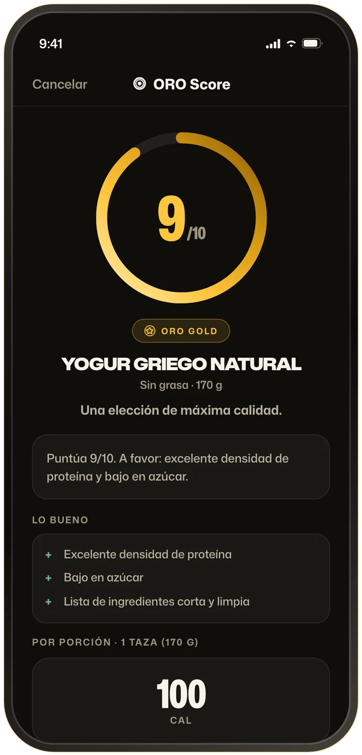 Ficha de ORO Score que califica el Yogur Griego Natural con 9 de 10, con la insignia de nivel ORO Gold, lo bueno del producto y la nutrición por porción.